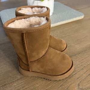Ugg Toddler Classic